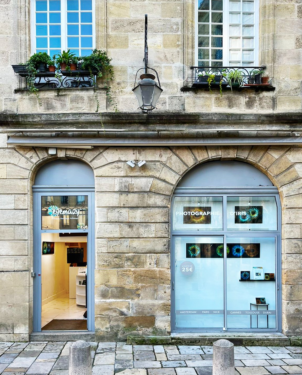 Entrance of Eyemazy store in Bordeaux